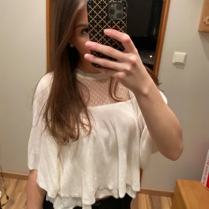 Vit blus - Den är i nyskick!❤️