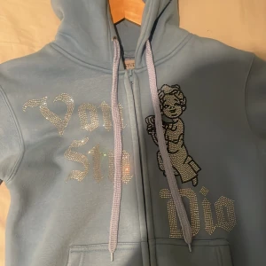 Von studio hoodie - Knappt använd Passar 175-185