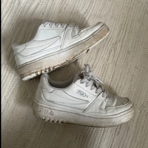 Sneakers  - Fila sneakers fint skick