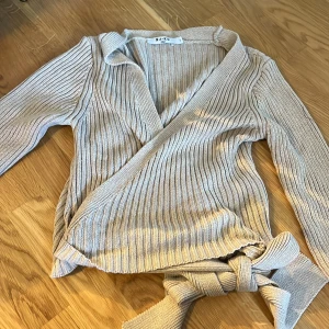 Stickad  - Stickad tröja Stl s från na kd 