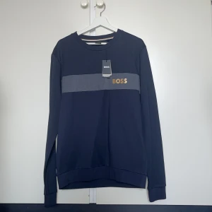 Boss tröja  - Aldrig använd, 10/10 skick. L men sitter som M, pris går att diskuteras 