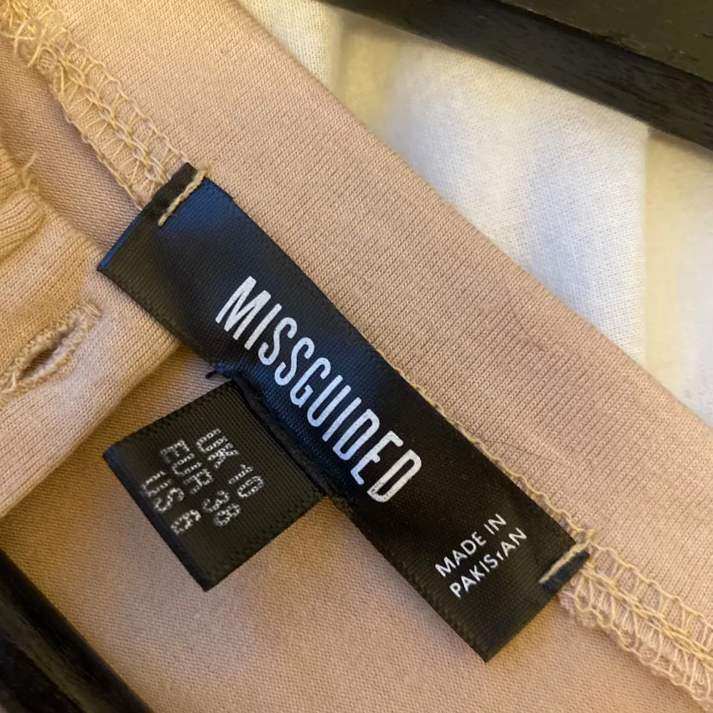 Beige topp från missguided, storlek s men ganska liten i storleken . Toppar.