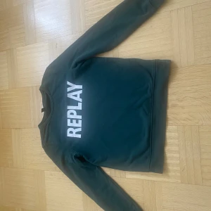 Tröja Replay  - Säljer en tröja i fint skick från märket Replay  Strl 158