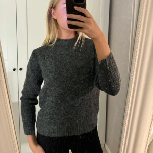 Stickad tröja  - Bra skick! Kom privat för fler bilder 🤍
