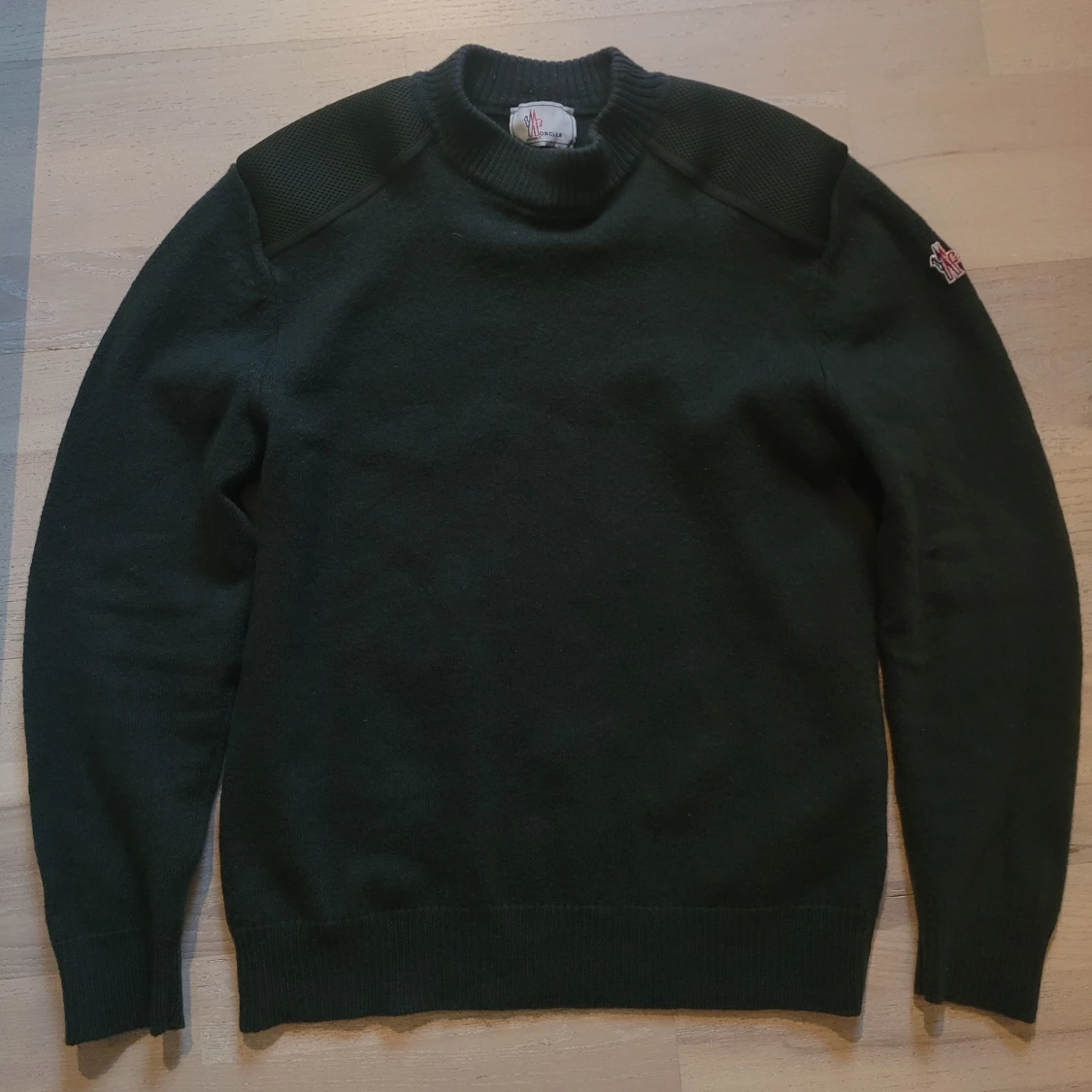 Mörkgrön tröja från Moncler