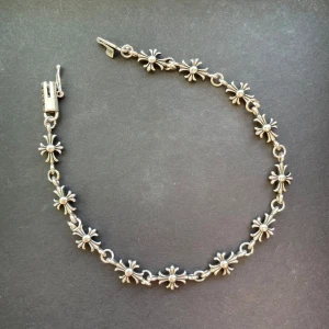 Chrome Hearts Armband (ⓀⓄⓅⒾⒶ) - Chrome Hearts Armband / Silverfärgad / Bra skick / ⚠️ NOTERA ATT DETTA ÄR EN ⓀⓄⓅⒾⒶ ⚠️