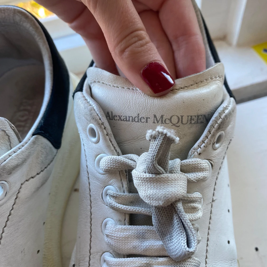Vita sneakers från Alexander McQueen - 91