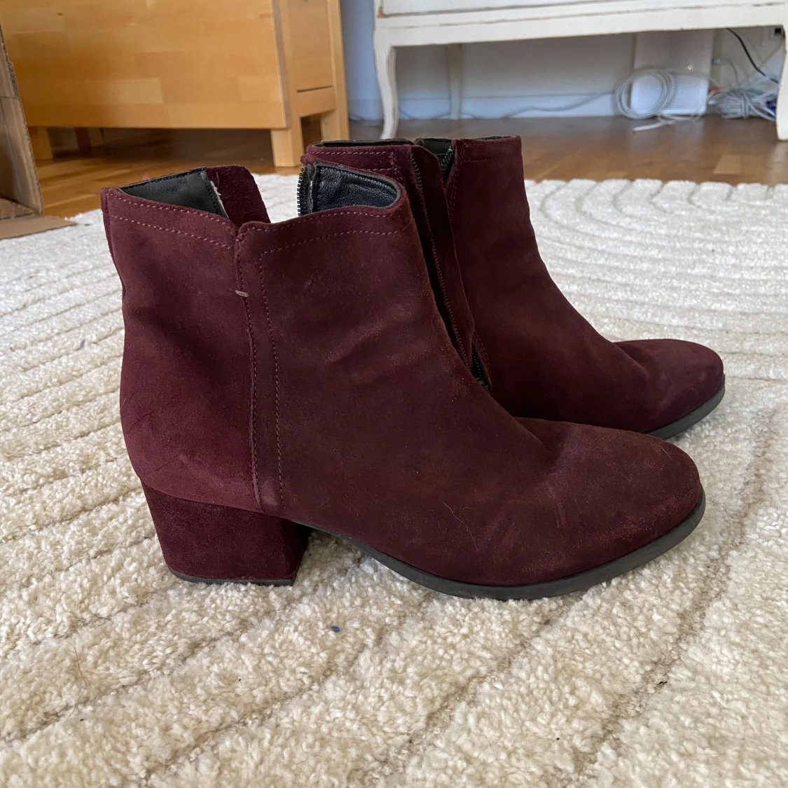 Vinröda mocka boots med dragkedja - 90