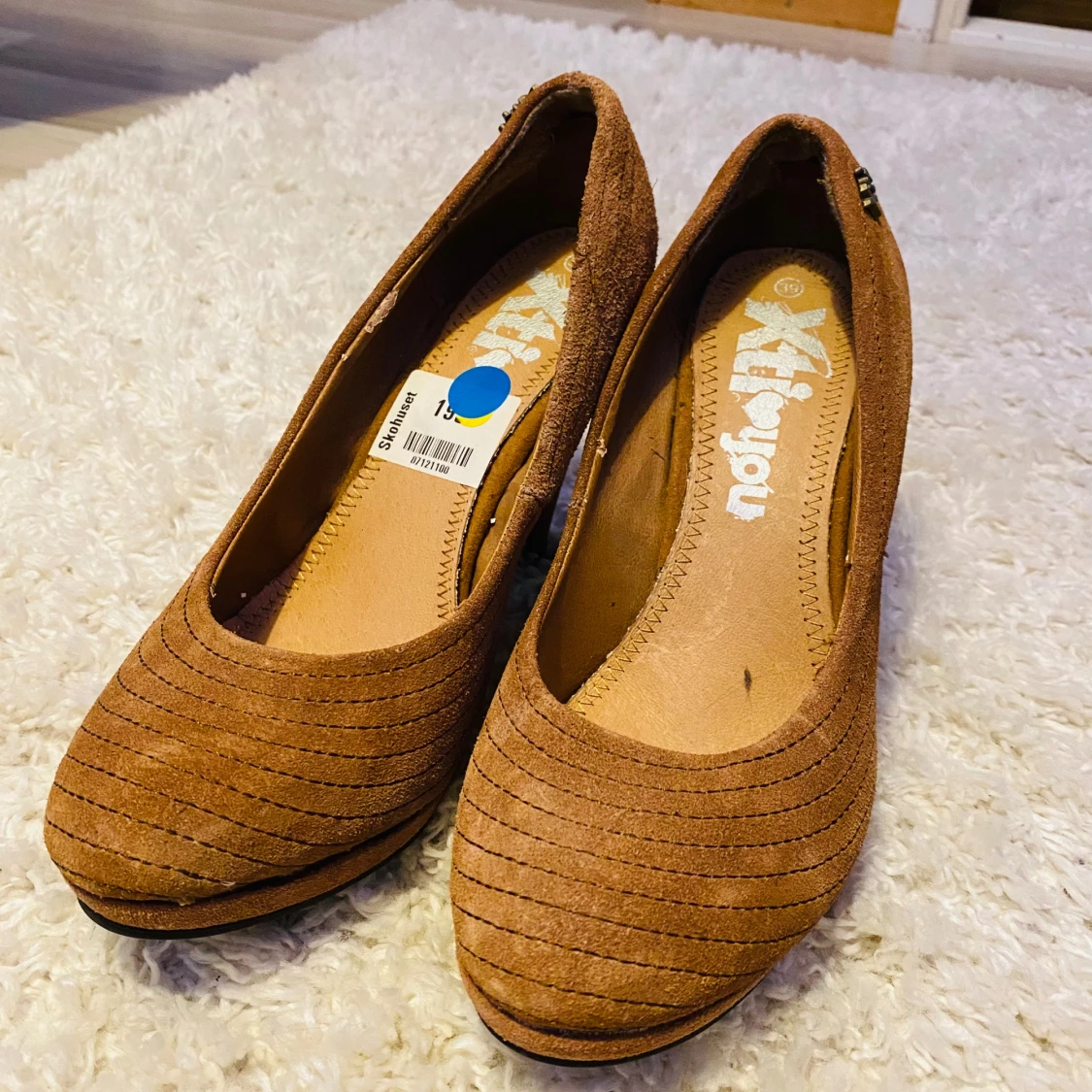 Bruna pumps från Kickers - 90