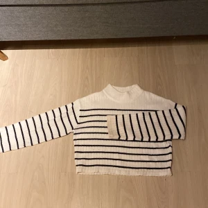 Virkad tröja - Använd, sparsamt använd 