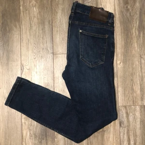Zara Jeans  - Zara jeans - Pris: 99kr - Storlek EUR 40 / Längd: 101cm Midja: 39cm - Bra skick utan defekter 10/10 - Hör av er för mer information!