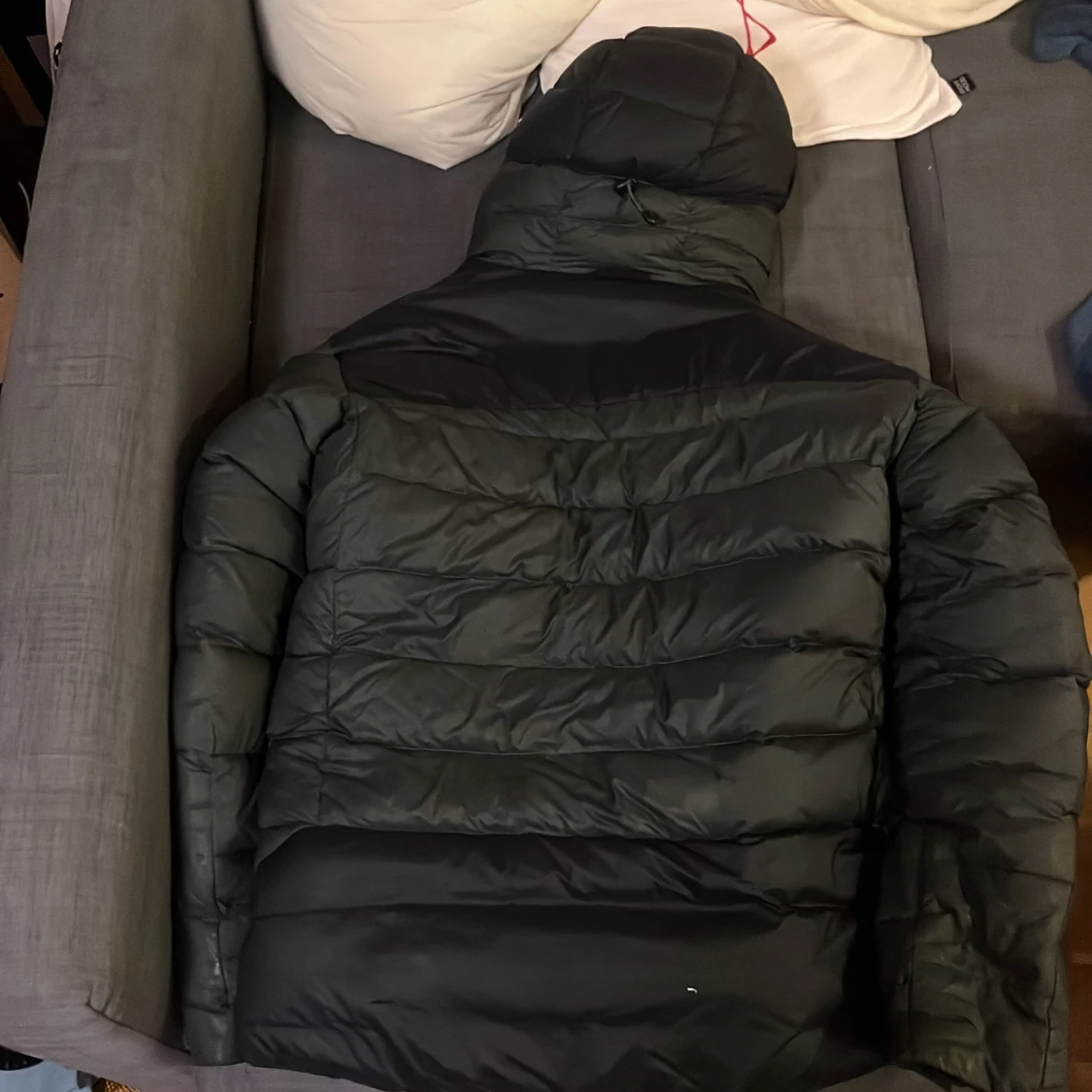 Svart dunjacka från Fjällräven - 90