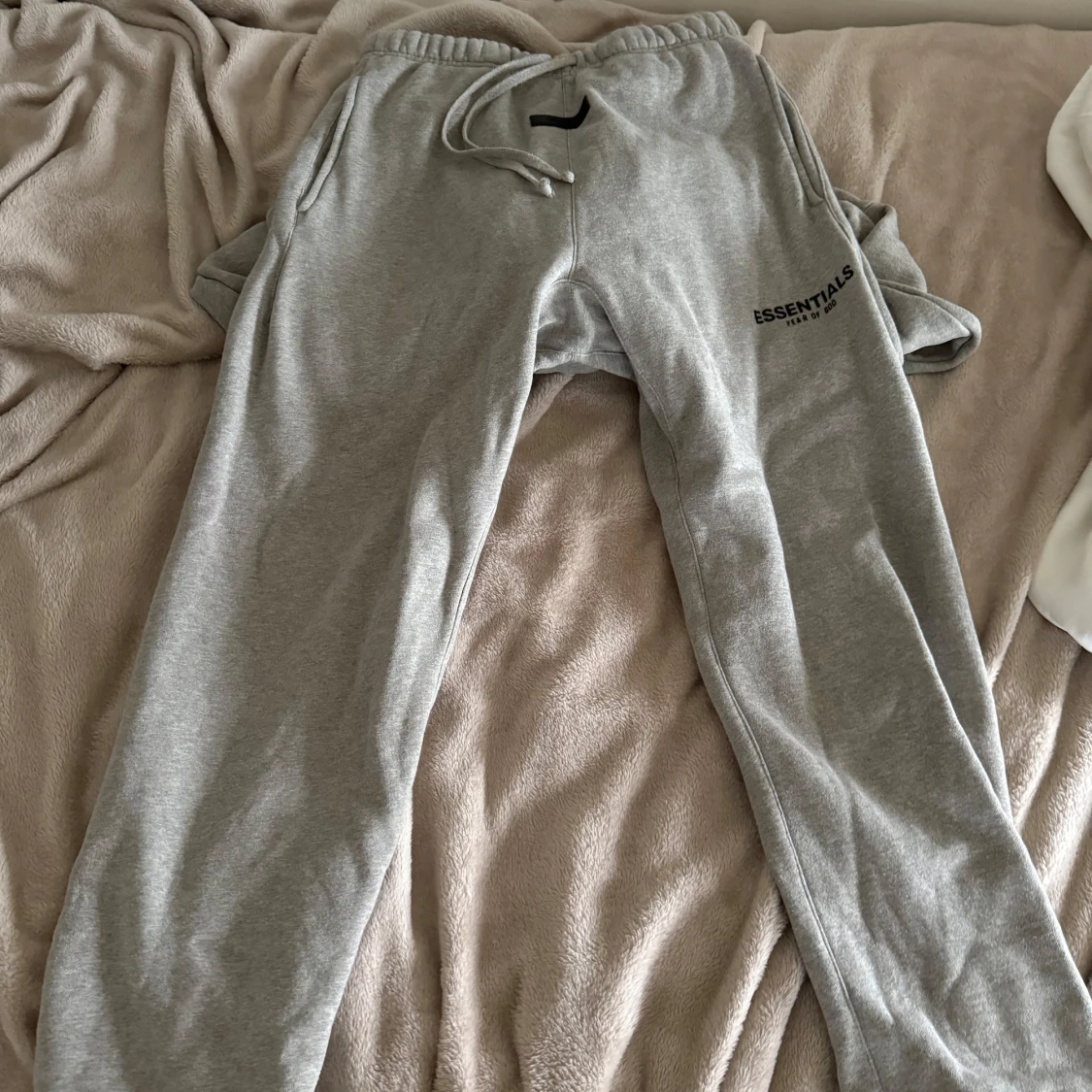 Essentials Mjukis đ