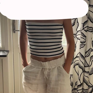 Randig tubtopp - Jättefin tub topp från bikbok i storlek XS. Aldrig använd endast testad. Säljs för 80 kr, skriv för fler bilder💕
