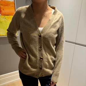 Beige cardigan  - Gullig kofta perfekt till höst och vinter 💕