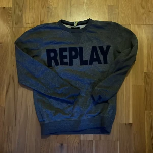 Replay sweatshirt - Fin replay sweatshirt i storlek S, inga defekter