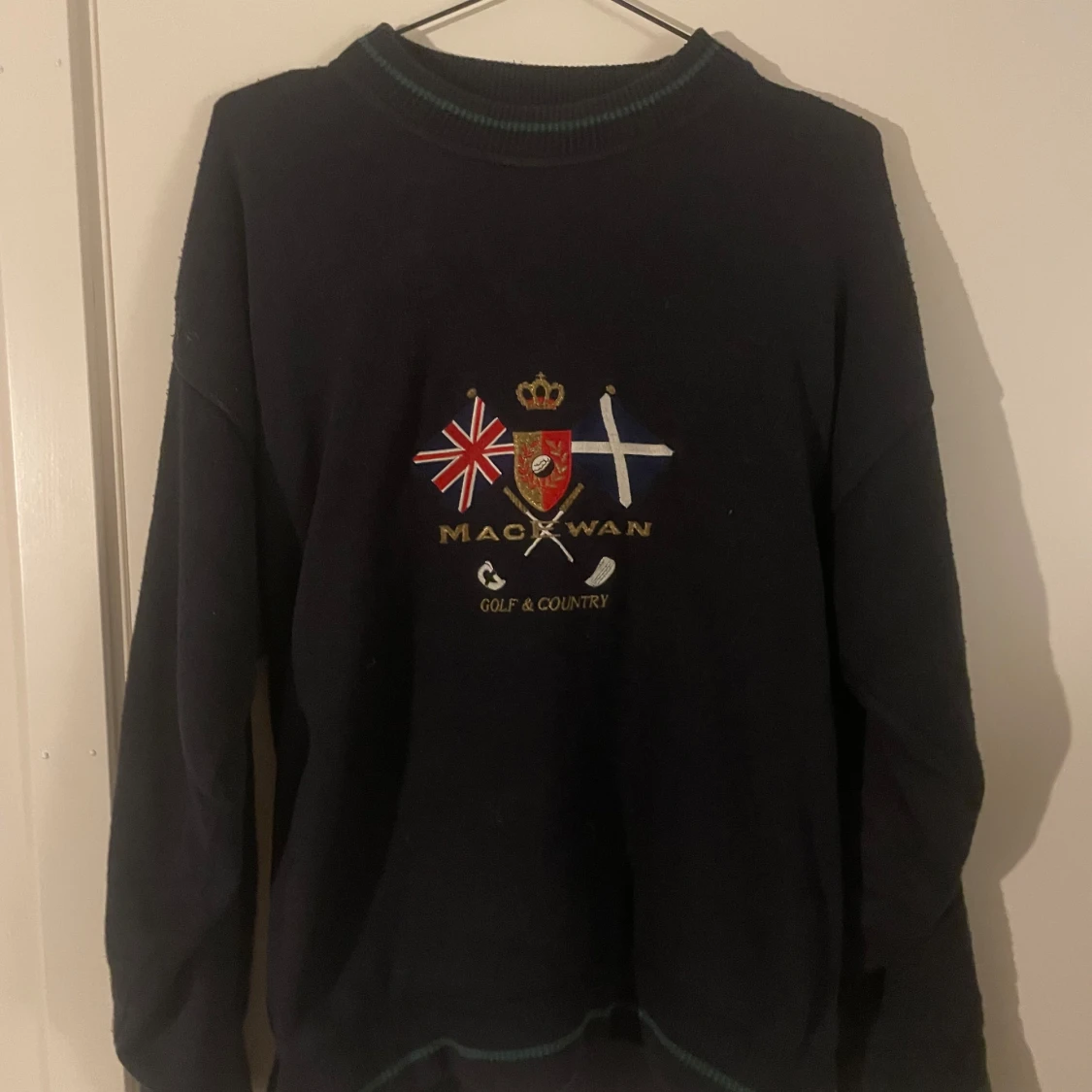 Svart tröja från MacEwan