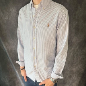 RALPH LAUREN SKJORTA - Ralph Lauren Skjorta - Storlek S - Nypris ca 1800kr - Deluxecloset  