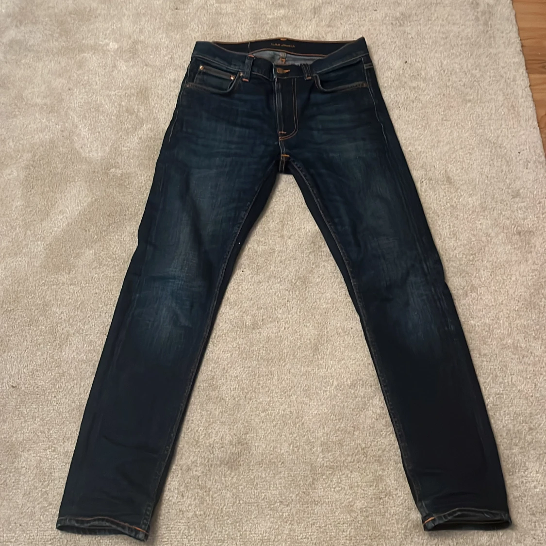 Mörkblå jeans från Nudie Jeans