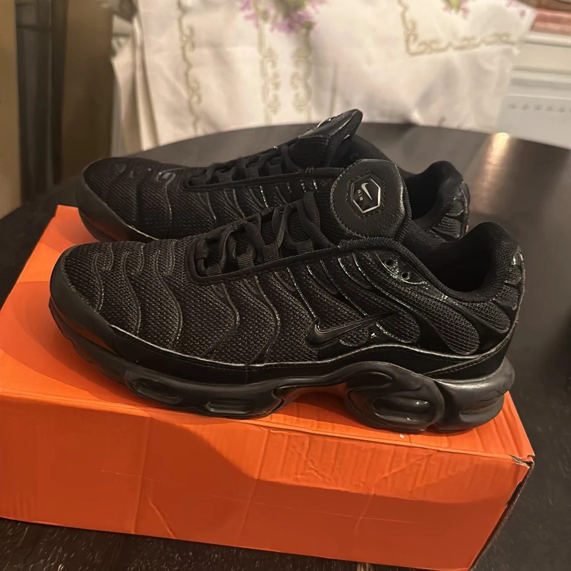 Svarta Nike TN sneakers