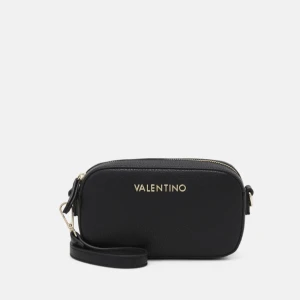 Svart axelväska från Valentino - Snygg svart axelväska från Valentino i skinn med guldfärgade detaljer och dragkedja. Perfekt för att bära det viktigaste med stil. Väskan har en justerbar axelrem och en elegant design med logotyp framtill. Den är max använd två gånger och är i nyskick.