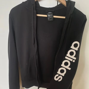 Kofta - Använd fåtal gånger, inga defekter🤍