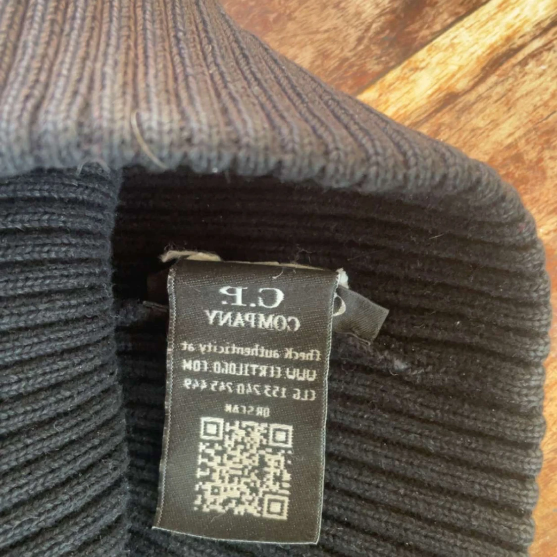 Svart mössa från C.P. Company - 2