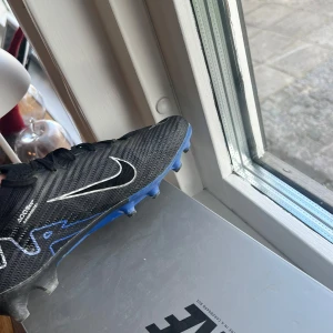 Nike vapor 15 elite.  - Nästan helt nya använda ett fåtal gånger. Box och kvitto ingår