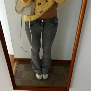 Snygga grå Jeans!! - Grå jeans från gina!!