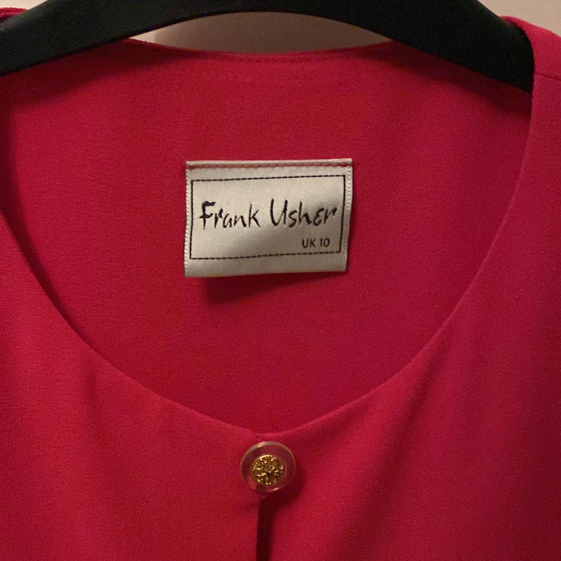 Röd kappa från Frank Usher | Nypris 2395 - 3