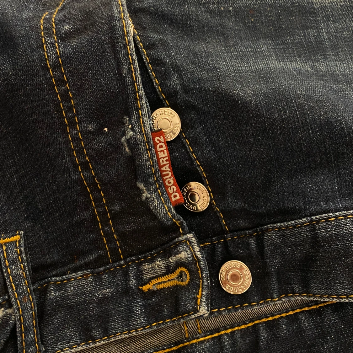 Blå jeans med röd och vit rand från Dsquared2 - 3