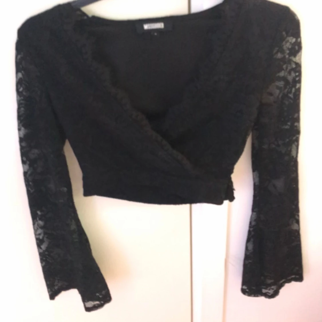 Snygg svart spetstopp - 90