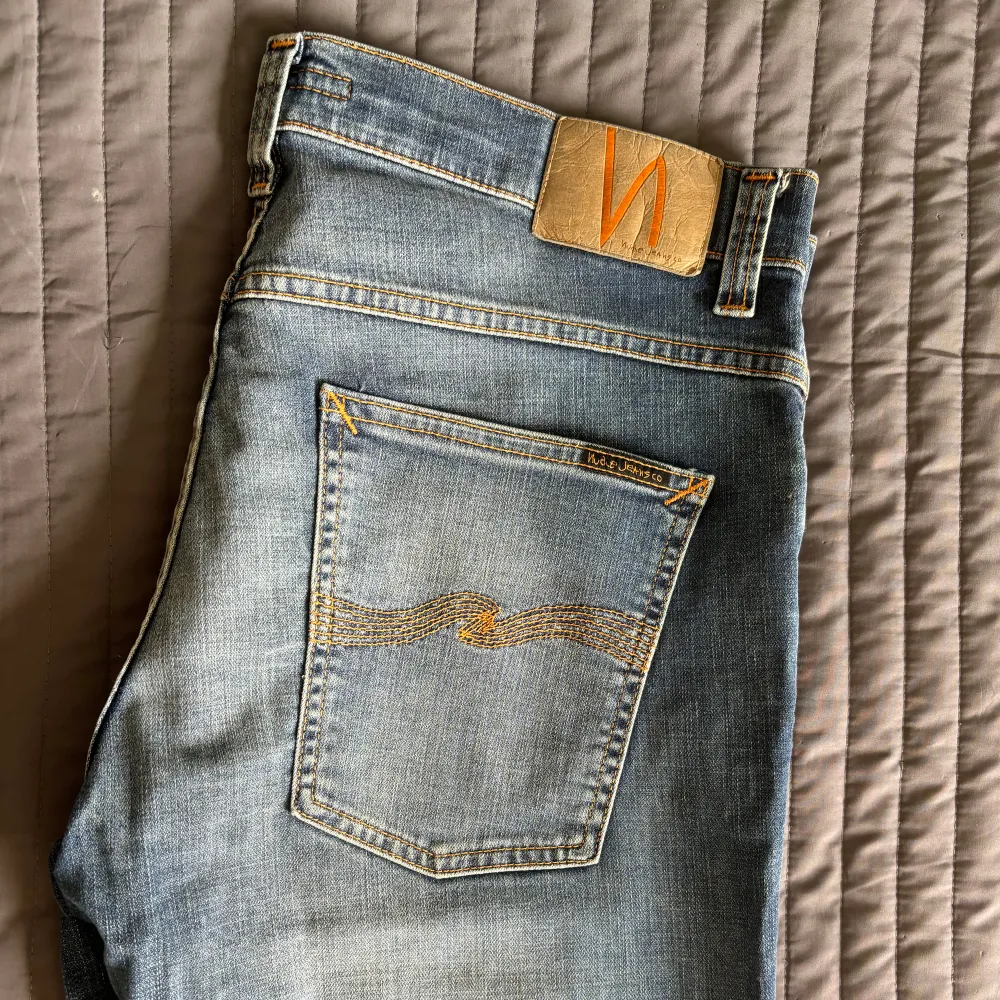 Ett par Nudie jeans med skitsnygg tvätt, inga slitningar. Strl 36/32. Grim Tim. Jeans & Byxor.