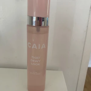 Glow Setting Spray från CAIA - Caia Setting spray That Dewy Look.                                    Helt full