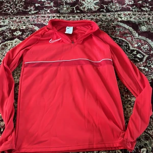 Nike tröja - Skick 7/10 lite skrynklig går att stryka