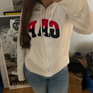 Gap tröja - En gap tröja i strlk xs som ej kommer till användning,hör av er vid frågor💕