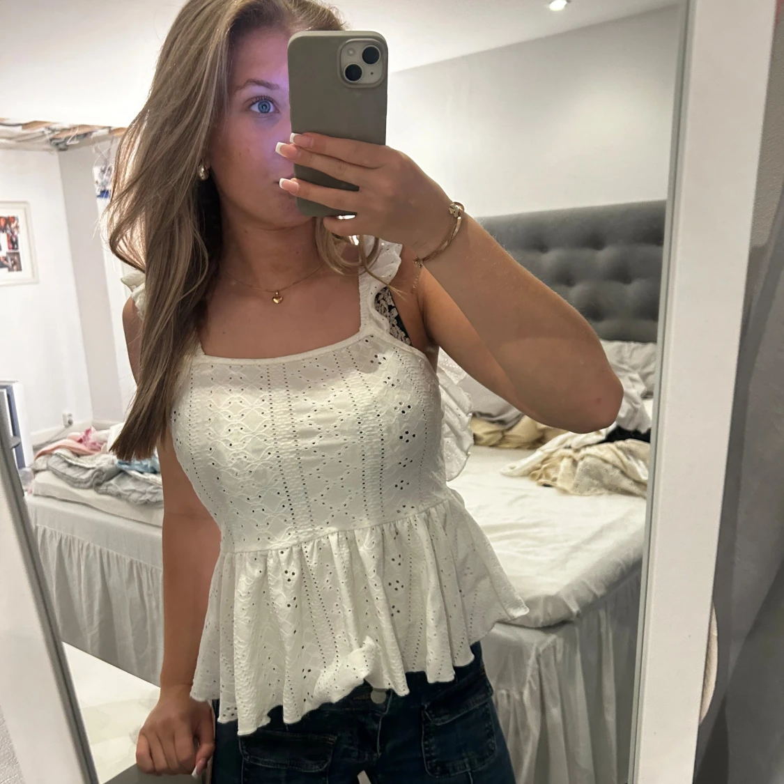 Gullig topp med öppen rygg