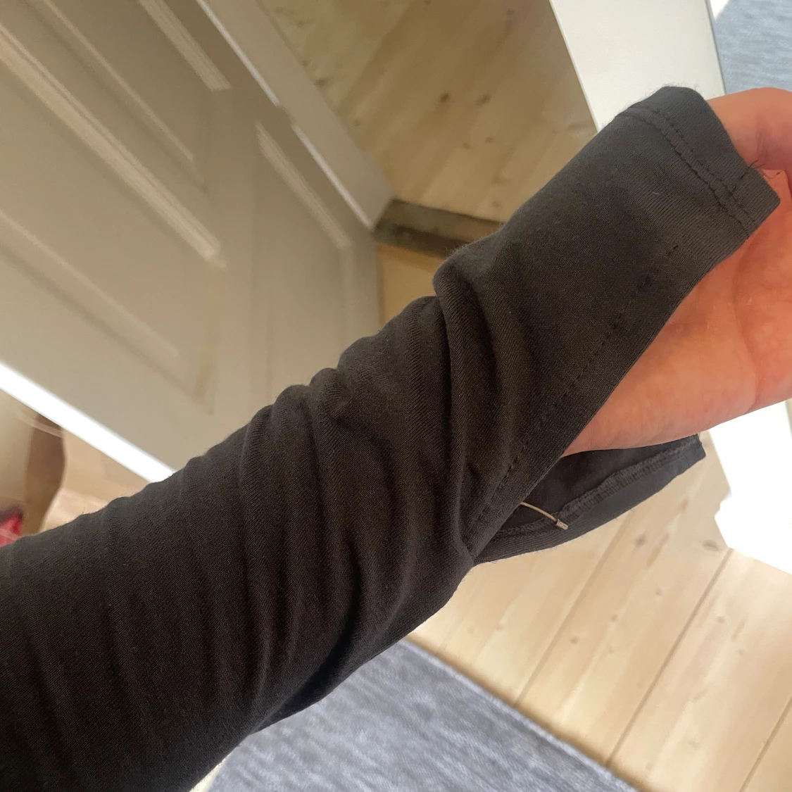 Mörkgrå tröja - 90