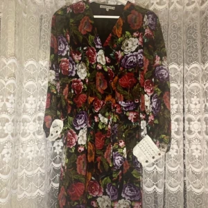 Jätte fint klänning  - Helt ny 