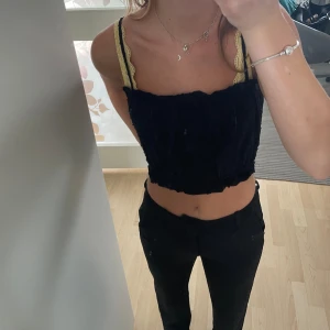 Söt topp - Söt topp med spets fram, i bra skick då jag inte använt den så mycket! 