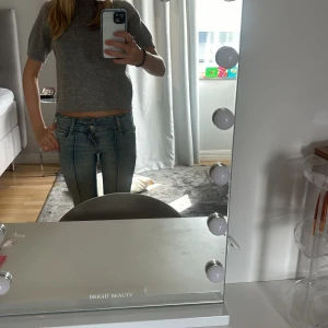 Zara tröja - Säljer denna slutsålda eftertraktade tröjan från zara, jättefint skick och säljer pga att jag inte andvänder den så mkt