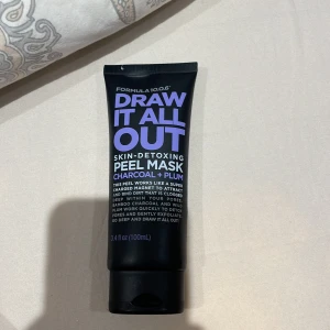 Ansiktsmask  - Säljer pga ingen användning då jag har andra sorter av dessa, funkar bra! använt 2 gånger och fortfarande mycket kvar. 