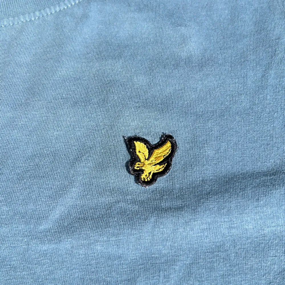 Jätte snygg lyle & scott T-shirt köpt från boozt. Skick 10/10 inga defekter eller skador! Kom privat för mer frågor och svar.. T-shirts.