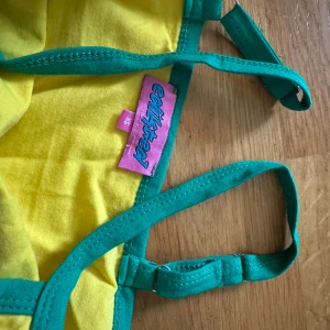 Linne  - Ett superfint Linne från Edikted, storlek xs. Aldrig använt.💛💚🩷