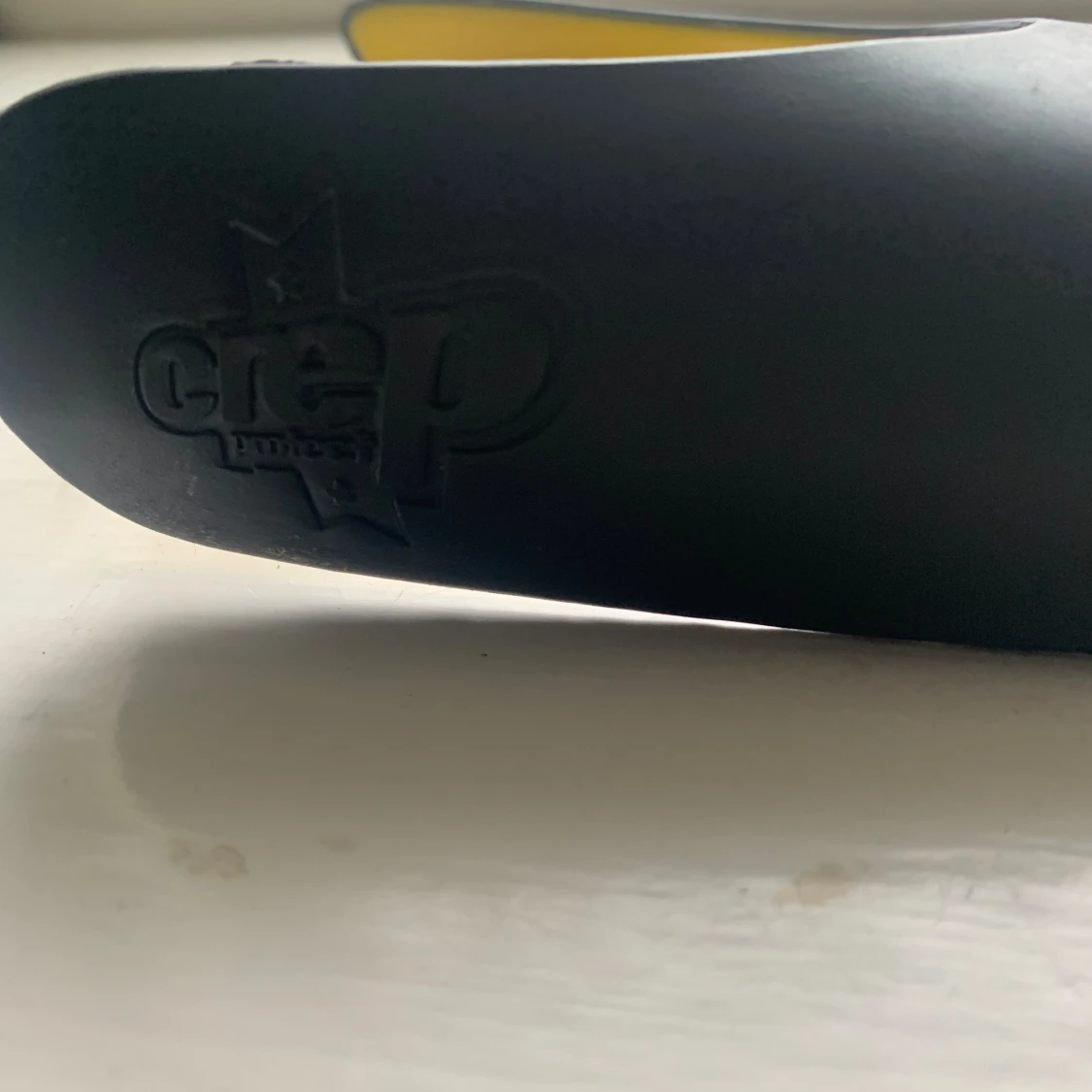 Svarta och gula skoinlägg från Crep Protect - 91