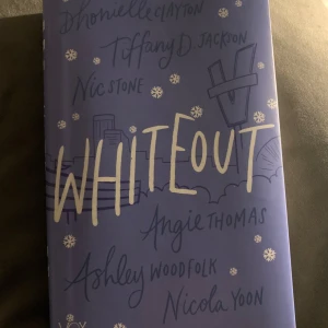 Whiteout  - Säljer denna romantiska och spännande boken, då jag läst den och nu inte har någon användning av den. Skriv om du har frågor!💗