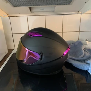 Moped hjälm  - Hjälm för motorcykel/moped använd en gång 
