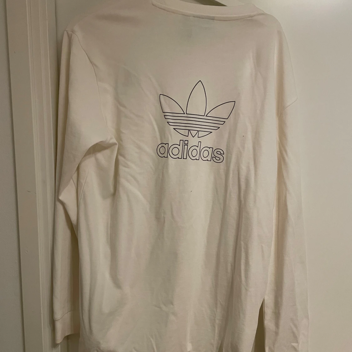 Vit långärmad tröja från Adidas - 90