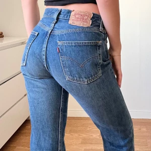 Vintage Levis 501 - Levis 501 i snygg blå, jag har vanligtvis storlek xs
