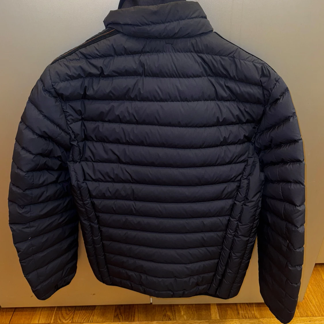 Mörkblå pufferjacka från Parajumpers - 90